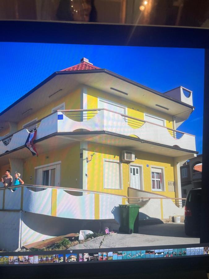 Elia Apartment Vir Exterior photo